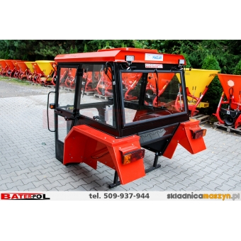 Kabina C-330 NAGLAK z metal. kanciastymi błotnikami,drzwi na koło,dach uchylny,boczne szyby uchylne oświetlenie LED,szyberdach